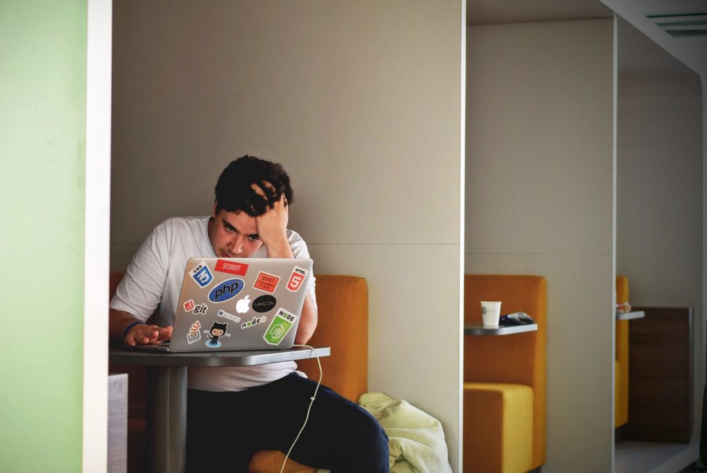 Programmer dealing with stress at work with no support